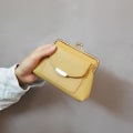 Pikkukuva 9 / 10: Mini Lock Clip Kolikkokukkaro avainlaukku KELTAINEN yellow