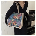 Pikkukuva 5 / 10: Kangaskassi Lady Handbag 04 04 04