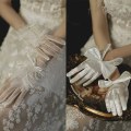 Miniatyrbilde 9 av 10: Bryllupshansker Satenghansker STIL C STIL C Style C
