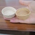 Pikkukuva 3 / 9: Ruohokudotut korit Nukkekodin miniatyyrikori 2 2 2