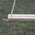 Pikkukuva 3 / 5: Chicken Swing Lelu Ahven Tikkaat Puiset tarvikkeet