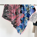 Miniatyrbild 10 av 10: Strandsjal 90x90cm Sidenscarf 9 9 9