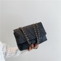 Miniatyrbillede 1 af 10: Broderi Plaid Flap Taske PU Læder Crossbody Tasker SORT black