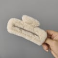 Pikkukuva 4 / 10: Pehmoiset hiuskynsiset hiusleukaklipsit 1 1 1