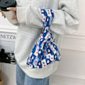 Miniatyrbilde 10 av 10: Knot Wrist Bag Mini Handbag A A A