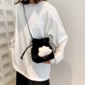Pikkukuva 1 / 10: Käsilaukut Cloud Pehmo Crossbody Bag MUSTA Black