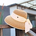 Pikkukuva 1 / 10: Naisten cap Rantahattu Hepburn Style Bucket Hat KHAKI KHAKI Khaki