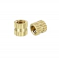 Miniatyrbilde 1 av 5: 100 stk riflede innsatsmuttere Gjengede innsatser M4X5MMX5MM M4x5mmx5mm