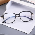 Pikkukuva 10 / 10: Anti Blue Light Glasses -koristelasit 3 3 3