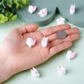 Pikkukuva 3 / 4: Rabbit Resin Charm Pienet Söpöt Eläimet Riipukset Mini Rabbit Helmet