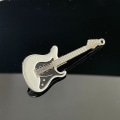 Miniatyrbild 1 av 9: Gitarr Metall Hårnålar Y2k Hårklämma VIT white