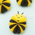 Miniatyrbilde 1 av 6: Bee Svamp Badeball Gul Kroppsvask Skrubber Material PE Massasjebørste for Barn Badetilbehør for Menn Kvinner
