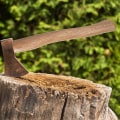 Pikkukuva 6 / 8: Kirveen kädensija Kirveen kädensija Kirveen kädensija Kirveen varren vaihto Puinen kirveen varsi Suora kirveen varsi