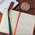 Miniatyrbild 3 av 5: 3 stycken bibelbandmärken med bandmarkörer i konstläder, färgglada band för böcker (ljusa färgglada tofsar) 3*30cm brun