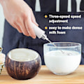 Miniatyrbilde 2 av 5: Melkeskummer Håndholdt, 3-trinns USB Oppladbar Elektrisk Visp, Mini Skummaker, Med 3 Rustfrie Visper Perfekt For Bulletproof Kaffe, Lattes, Cappuccino white
