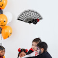 Pikkukuva 3 / 4: Halloween Musta Käsikäyttöinen Pitsiruusu-Käsituuletin, Vintage Retro Kukallinen Espanjalainen Suuri Taittuva Tuuletin