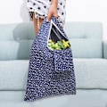 Miniatyrbillede 4 af 5: 4 Pak Foldbare Indkøbsposer Genanvendelige Miljøvenlige Indkøbsposer Shopper Bag Foldbar I Vedhæftet Lomme
