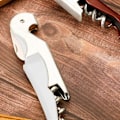Miniatyrbillede 3 af 5: Rustfri Stål Proptrækker Rejsevinåbner, Multifunktionel Rejsevingeproptrækker Flerfarvet Flaskeåbner Fjerner til Hjemmet, Vinrød white