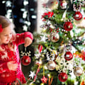 Miniatyrbilde 5 av 5: 2 Plastjulepynt, hengende kuler, juletre