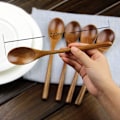 Miniatyrbillede 2 af 5: Træske, 5 stk. Janpanese Style Køkken Lang Træ Suppe Skeer Sæt til Spisning Blanding Omrøring Madlavning med Æske