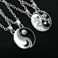 Pikkukuva 2 / 5: Yin Yang -kaulakoru, personoitu aurinko-kuu-riipus, sopii pariskunnille B