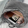 Miniatyrbillede 5 af 5: Iøjnefaldende skuldertaske i kanvas med flæsekant i ternet design, afslappede underarmstasker til modebevidste personer, sort Black