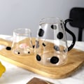 Miniatyrbillede 4 af 7: Glas Vandkande med Tumbler 500ml V-formet Ttud Varmebestandig Sød Klar Ko Glaskande Bærbar Sengekaraf Alt i En