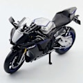 Pikkukuva 1 / 5: 1/12 Mittakaavan Yamaha YZF-R1M Moottoripyörämalli Leikkiauto Seosvalettu Simulaatiomallit Moottoripyörä Kokoelma Koriste Poikien Leikkikalut Lahjat Black