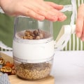 Miniatyrbild 2 av 7: Jordnötsslipare Nötkrossare Jordnötsmalningsverktyg Köksredskap ABS-material Vit