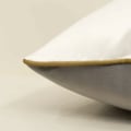 Miniatyrbillede 4 af 5: Blå Hvid Guld Stribet Fløjl Pudebetræk, Moderne Dekorativ Pude, 12\" x 20\"