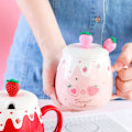 Miniatyrbillede 2 af 3: Søde Jordbærkrus Pink Kaffekrus Keramisk Kawaii Kop Morgen Te Mælk Frugtkrus med Fint Låg Rustfri Stål Ske