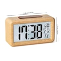 Miniatyrbild 6 av 7: Digital väckarklocka i trä med LCD-skärm, utrustad med smart ljussensor och snooze-funktion