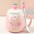 Miniatyrbilde 1 av 3: Søte Jordbær Krus Rosa Kaffekrus Keramisk Kawaii Kopp Morgen Te Melk Frukt Krus med Fint Lokk Rustfritt Stål Skje