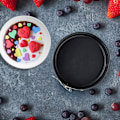 Miniatyrbillede 3 af 5: Mini runde 12cm bageforme 2 stk., små runde springform kageforme, bageforme, mini runde kageforme med non-stick belægning