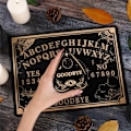 Pikkukuva 2 / 4: Ouija-lauta / Ouija-lauta Musta