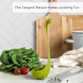 Miniatyrbilde 5 av 7: Nessie Øse - Grønn suppeøse for servering av suppe, lapskaus, saus og chili - Loch Ness Stående suppeøse med høy varmebestandighet, Grønn.