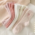 Miniatyrbild 4 av 9: Plush Varma Sova Hemmiga Fluffiga Vita Hjärtformade Strumpor