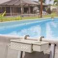 Miniatyrbild 4 av 7: Förvaringskorg vid poolen, pooltillbehör