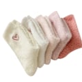 Miniatyrbild 3 av 9: Plush Varma Sova Hemmiga Fluffiga Vita Hjärtformade Strumpor