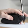 Pikkukuva 4 / 7: Avustava kirjoitus- ja piirtoväline black