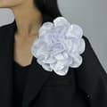 Stor varm blomsterbrosch Mode Fransk märke Satin Dekorativ nål, Vit White