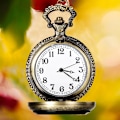 Miniatyrbillede 3 af 4: Retro Flip Type Unisex Alloy Simpel Quartz Analog Lommeur Halskæde Smykker