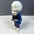 Pikkukuva 6 / 8: Miniatyr skelettfigurer | Hartsstatyer för heminredning med tröja - Handgjorda skräckfigurer, för skåp akvarium hushåll fönsterbräda Blå kostymbox