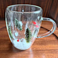 Miniatyrbilde 3 av 7: Juleglass med dobbelveggisolasjon - Snødekte grantrær, kopp for kaffe og te 350 ml