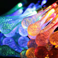 Miniatyrbilde 2 av 5: Solcelledrevne lyslenker, 50 LED 9,5 M Solar Water Drop Light for utendørs og innendørs, julefester (farge)