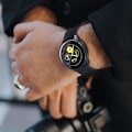 Pikkukuva 3 / 4: Galaxy Watch Active 2 -kotelo 44 mm: Sisältää integroidun karkaistun lasin suojan Red for Active 2 44mm