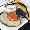 Miniatyrbild 2 av 5: Justerbar bältesväska i PU-läder, trendig midjeväska, crossbody-reseväska för kvinnor och flickor (krämvit)