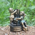 Miniatyrbillede 3 af 7: Nye søde bror og søster skulptur havepynt harpiks håndværk legende søskende haveindretning julegaver A