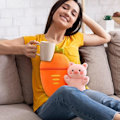 Pikkukuva 6 / 7: Kawaii mansikkapupu pehmo – käännettävä porkkanatyyny, jänis, pehmolelu pojille ja tytöille Gul gris