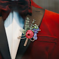 Miniatyrbillede 2 af 4: 1 buket Blomsterdekoration Simuleret Nem at vedligeholde Smuk Anti-fade Brud Boutonniere Corsage Bryllupstilbehør Jikaix Hvid White
